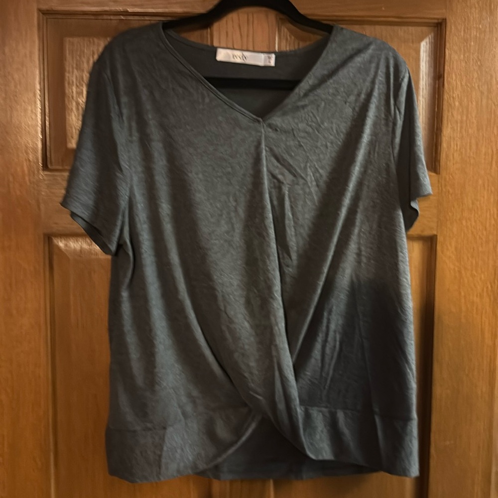 Cute women’s top!